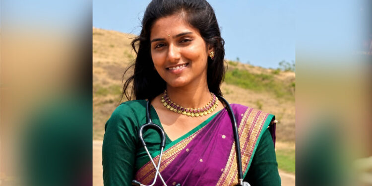 ನೇಣು ಬಿಗಿದ ಸ್ಥಿತಿಯಲ್ಲಿ ವಿದ್ಯಾರ್ಥಿನಿ ಶವ ಪತ್ತೆ..!!