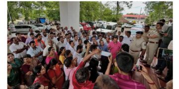 ಪುರುಷರಕಟ್ಟೆ ಘಟನೆ: ಸ್ವತಂತ್ರ ತನಿಖೆಗೆ ಆಗ್ರಹಿಸಿ ರಾಜ್ಯಪಾಲರಿಗೆ ಯುವತಿ ದೂರು..!!