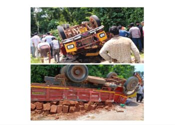 ಬಂಟ್ವಾಳ : ಕೆಂಪುಕಲ್ಲು ಸಾಗಿಸುತ್ತಿದ್ದ ಲಾರಿ ಪಲ್ಟಿ: ಕಾರ್ಮಿಕ ಸಾವು, ಇಬ್ಬರಿಗೆ ಗಂಭೀರ ಗಾಯ..!!