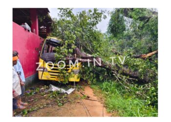 ಮಾಣಿ: ಬುಡ ಸಮೇತವಾಗಿ ಶಾಲಾ ಬಸ್ ಮೇಲೆ ಬಿದ್ದ ಮರ : ಬಾಲಕಿ ಮೃತ್ಯು ; ಹಲವು ಮಕ್ಕಳಿಗೆ ಗಾಯ..!!