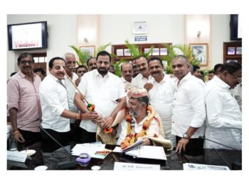 ಮೈಸೂರು ದಸರಾದಲ್ಲಿ ಕಂಬಳ ನಿಶ್ಚಿತ: ಹೈಪವರ್ ಕಮಿಟಿ ಸಭೆಯಲ್ಲಿ ತೀರ್ಮಾನ : ದಸರಾಗೆ ಅವಕಾಶ ಕಲ್ಪಿಸಿದ ಮುಖ್ಯಮಂತ್ರಿಯನ್ನು ಸನ್ಮಾನಿಸಿದ ಜಿಲ್ಲಾ ಕಂಬಳ ಸಮಿತಿ..!!