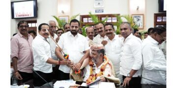 ಮೈಸೂರು ದಸರಾದಲ್ಲಿ ಕಂಬಳ ನಿಶ್ಚಿತ: ಹೈಪವರ್ ಕಮಿಟಿ ಸಭೆಯಲ್ಲಿ ತೀರ್ಮಾನ : ದಸರಾಗೆ ಅವಕಾಶ ಕಲ್ಪಿಸಿದ ಮುಖ್ಯಮಂತ್ರಿಯನ್ನು ಸನ್ಮಾನಿಸಿದ ಜಿಲ್ಲಾ ಕಂಬಳ ಸಮಿತಿ..!!