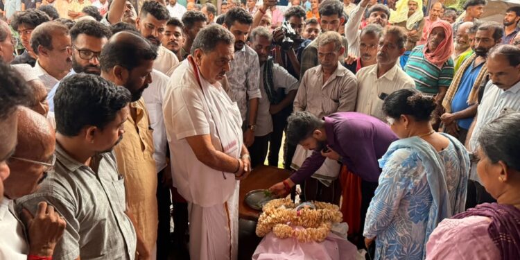 ಕಕ್ಯೆಪದವು ನಿವಾಸಿ ಲಾವಣ್ಯ ಅವರ ನಿವಾಸಕ್ಕೆ ಭೇಟಿ ನೀಡಿದ ಮಾಜಿ ಸಚಿವ ಬಿ. ರಮಾನಾಥ ರೈ – ಅಂತಿಮ ನಮನ..!!
