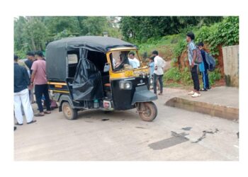 ಶಾಲಾ ಮಕ್ಕಳನ್ನು ಕರೆತರುತ್ತಿದ್ದ ಆಟೋ ಪಲ್ಟಿ..!