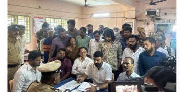 ವಂದೇ ಮಾತರಂ ಗೀತೆಗೆ ಅವಮಾನ: ಸೋನಿಯಾ ಗಾಂಧಿ ವಿರುದ್ಧ ದೂರು ನೀಡಿದ ವಿಕಾಸ್ ಪುತ್ತೂರು..!!