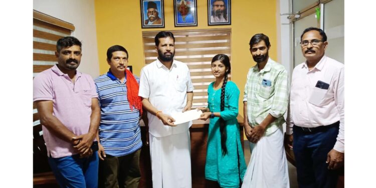 ವಿದ್ಯಾರ್ಥಿನಿಯ ವೈದ್ಯಕೀಯ ಶಿಕ್ಷಣಕ್ಕೆ ನೆರವಾದ ಪುತ್ತಿಲ ಪರಿವಾರ ಸೇವಾ ಟ್ರಸ್ಟ್‌: ಸಂಪೂರ್ಣ ಶುಲ್ಕದ ನೆರವು..!