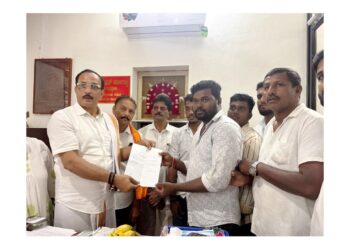 ಶ್ರೀ ಮಹಾಲಿಂಗೇಶ್ವರ ದೇವಳದ ನೂತನ ರಸ್ತೆ ಕಾಮಗಾರಿ ಶೀಘ್ರ ಪೂರ್ಣಗೊಳಿಸಲು ಮನವಿ..!!