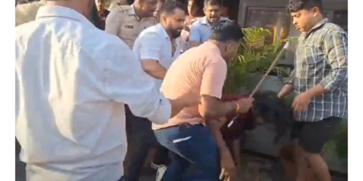ಪುತ್ತೂರು: ದರ್ಬೆಯಲ್ಲಿ ನಡೆದ ಪ್ರಕರಣ: ಯುವಕನ ವಿರುದ್ಧ ಪ್ರಕರಣ ; ವಿಡಿಯೋ ಪರಿಶೀಲನೆ ಬಳಿಕ ಕಾನೂನು ಕ್ರಮ..!!