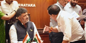 ಮಂಗಳೂರು ಸಚಿವ ಸಂಪುಟ ಸಭೆ: ಮುಖ್ಯಮಂತ್ರಿಗಳ ಜೊತೆ ಶಾಸಕ ಅಶೋಕ್ ರೈ ಮಾತುಕತೆ : ತುಳು ಅಧ್ಯತೆಯ ಜೊತೆಗೆ ಪುತ್ತೂರಿನ ಬೇಡಿಕೆಗಳಿಗೆ ಅನುಮೋದನೆಗೆ ಮನವಿ..!!