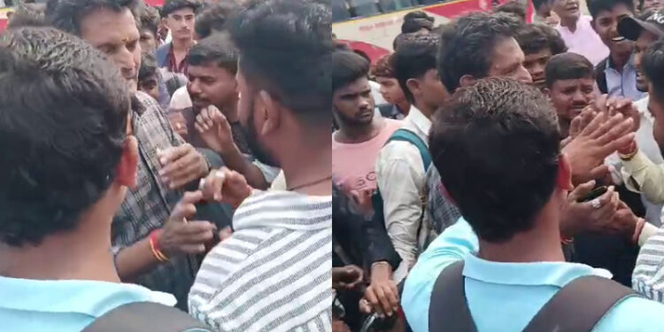ಬಸ್ ನಿಲ್ದಾಣದಲ್ಲಿ ಹುಡುಗಿಯರ ಫೋಟೋ ತೆಗೆಯುತ್ತಿದ್ದ ವ್ಯಕ್ತಿಗೆ ಧರ್ಮದೇಟು – ಮೊಬೈಲ್ನಲ್ಲಿ ಅಶ್ಲೀಲ ಚಿತ್ರಗಳು ಪತ್ತೆ..!