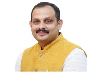 ಎಸ್ಐಆರ್ ವೇಳೆ ಹೆಚ್ಚಿನ ಸಂಖ್ಯೆಯಲ್ಲಿ ಫಾರಂ-7 ಸಲ್ಲಿಕೆ ಇಬ್ಬರು ಬಿಎಲ್ಎ ವಿರುದ್ಧದ ಎಫ್ಐಆರ್ಗೆ ಹೈಕೋರ್ಟ್ ತಡೆ : ಅರ್ಜಿದಾರರ ಪರ ಹಿರಿಯ ವಕೀಲ ಡಾ|ಅರುಣ್ಶ್ಯಾಂ ಪುತ್ತೂರು ವಾದ..!