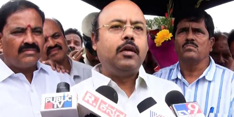 ಪುತ್ತೂರು ಟಿಕೆಟ್ ಪಡೆಯುವುದಕ್ಕಾಗಿ ಸ್ಟಿಂಗ್ ಆಪರೇಷನ್: ಕಾಂಗ್ರೆಸ್ನವರೂ ಶಾಮೀಲು: ಯತೀಂದ್ರ ಆರೋಪ..!